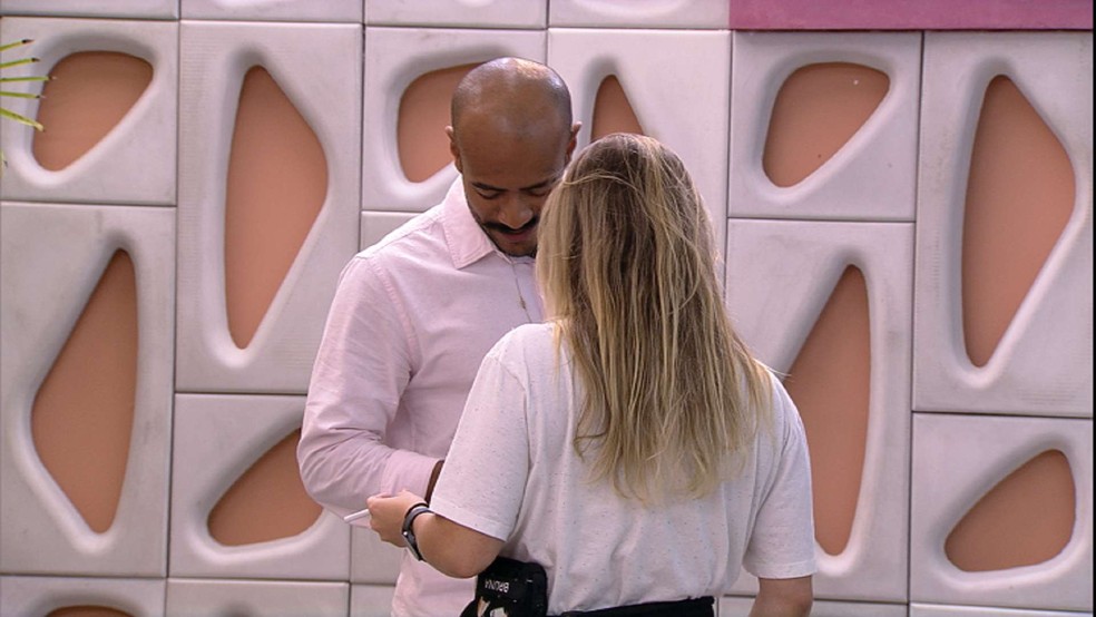 Ricardo afirma que Bruna Griphao est&aacute; com seu chinelo nos p&eacute;s no BBB 23 &mdash; Foto: Globo