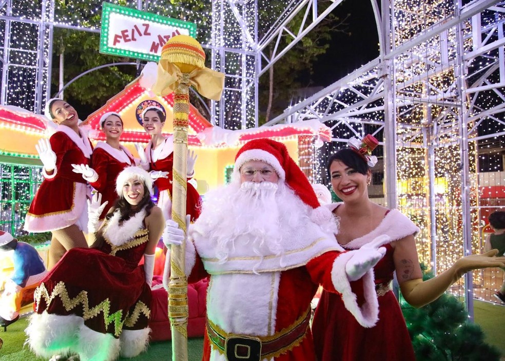 Abertura do Natal Salvador 2022 ocorreu na Praça João Martins, no bairro de Paripe — Foto: Lucas Moura/Secom