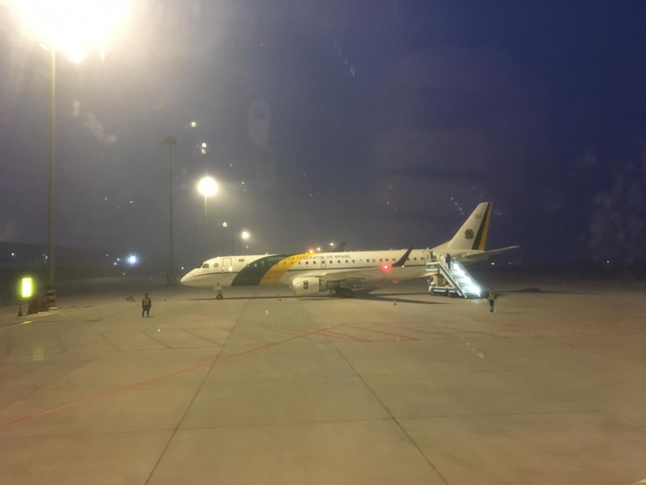 Avião chega à China para resgatar brasileiros