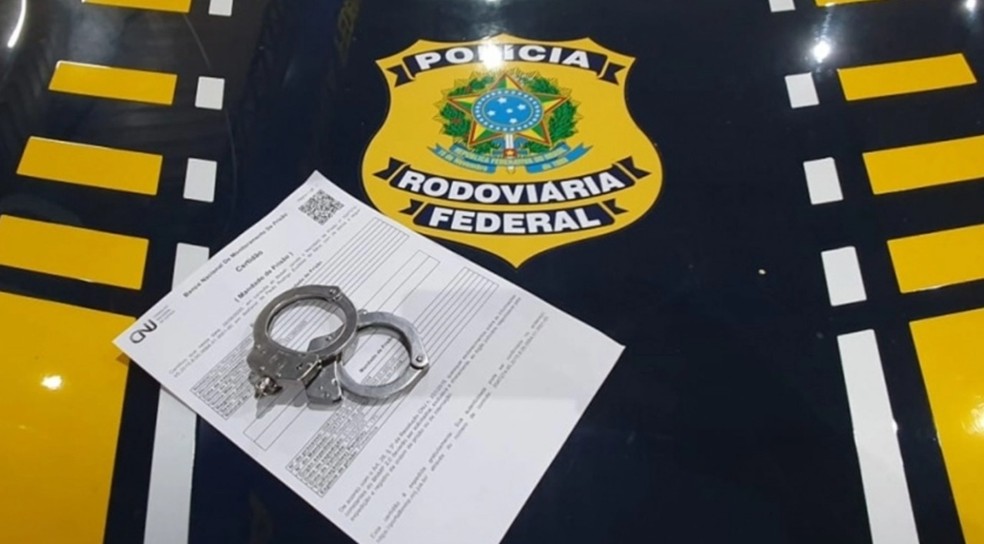 Procurado por homicídio foi preso pela PRF — Foto: PRF/Divulgação