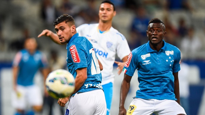 Joel deixa campo cedo por lesão na coxa: “Espero que não seja grave”