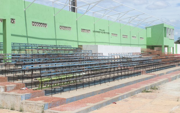 Estádio Deusdeth de Melo, em Campo Maior (Foto: Wenner Tito)