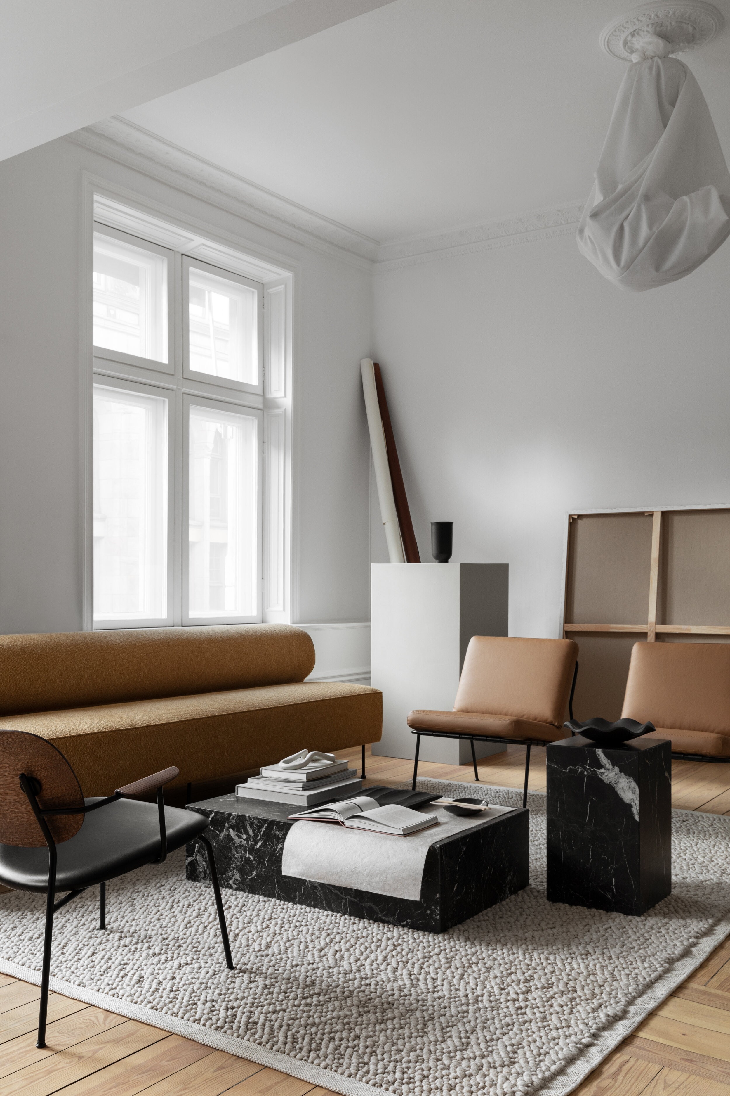 6 poltronas para sala de estar que esbanjam estilo (Foto: Monica Steffensen)