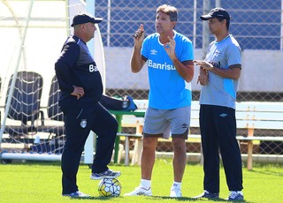 Após saída de James, Grêmio não terá auxiliar em comissão permanente