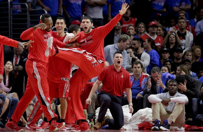 Com reação sensacional, Rockets batem Clippers em L.A. e igualam série