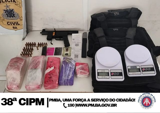 Corpos são achados dentro de casa no interior da BA; submetralhadora e drogas foram apreendidas no local