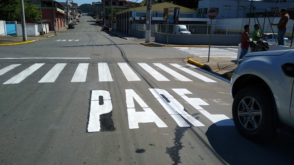 Segundo a Prefeitura de Eldorado, pintura na rua já foi corrigida com a palavra correta — Foto: Divulgação/Prefeitura de Eldorado