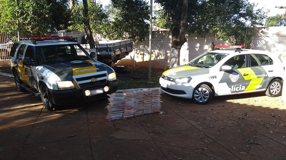Droga estava escondida dentro de um tanque de combustível (Foto: Polícia Militar Rodoviária/Divulgação)