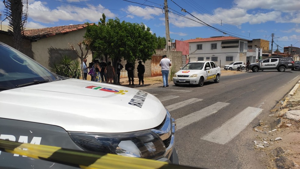 Mãe e filho são mortos a tiros em Mossoró — Foto: Isaiana Santos/Inter TV Costa Branca