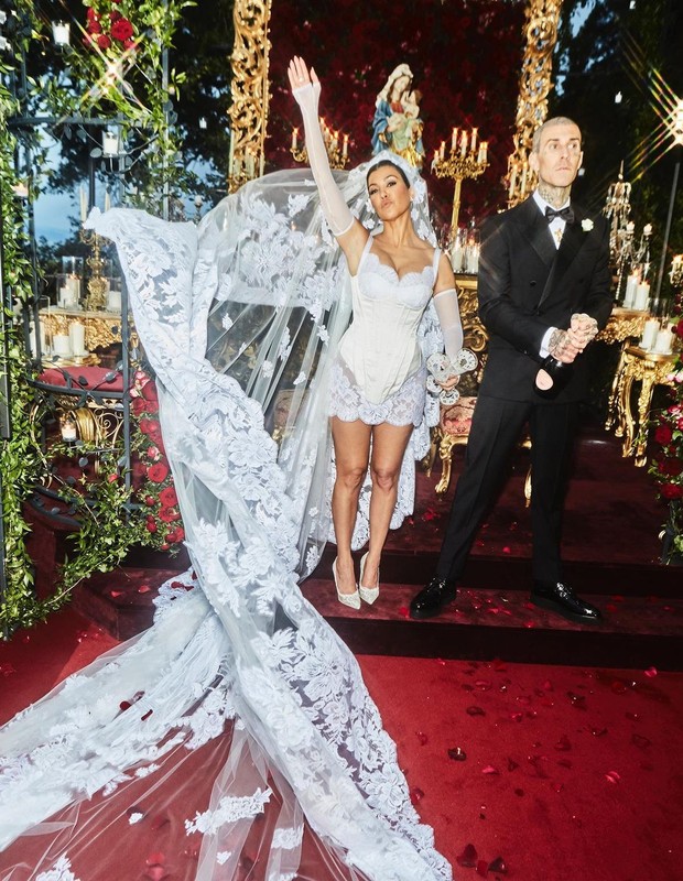 Kourtney  Kardashian e Travis Barker se casam na Itália (Foto: Reprodução Instagram )