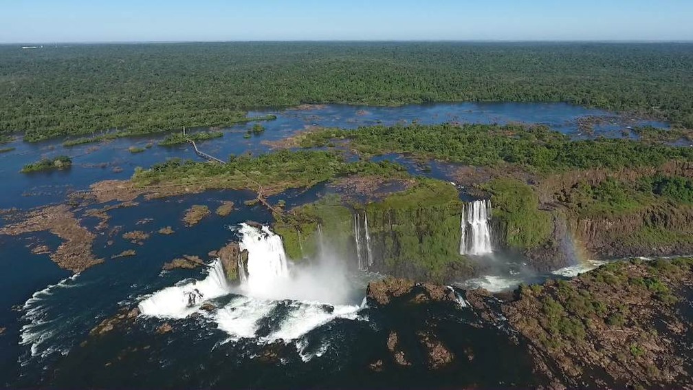 O Rio Iguaçu nasce na região de Curitiba, atravessa o estado, e deságua em Foz do Iguaçu, nas Cataratas. — Foto: Welinton Martins/RPC