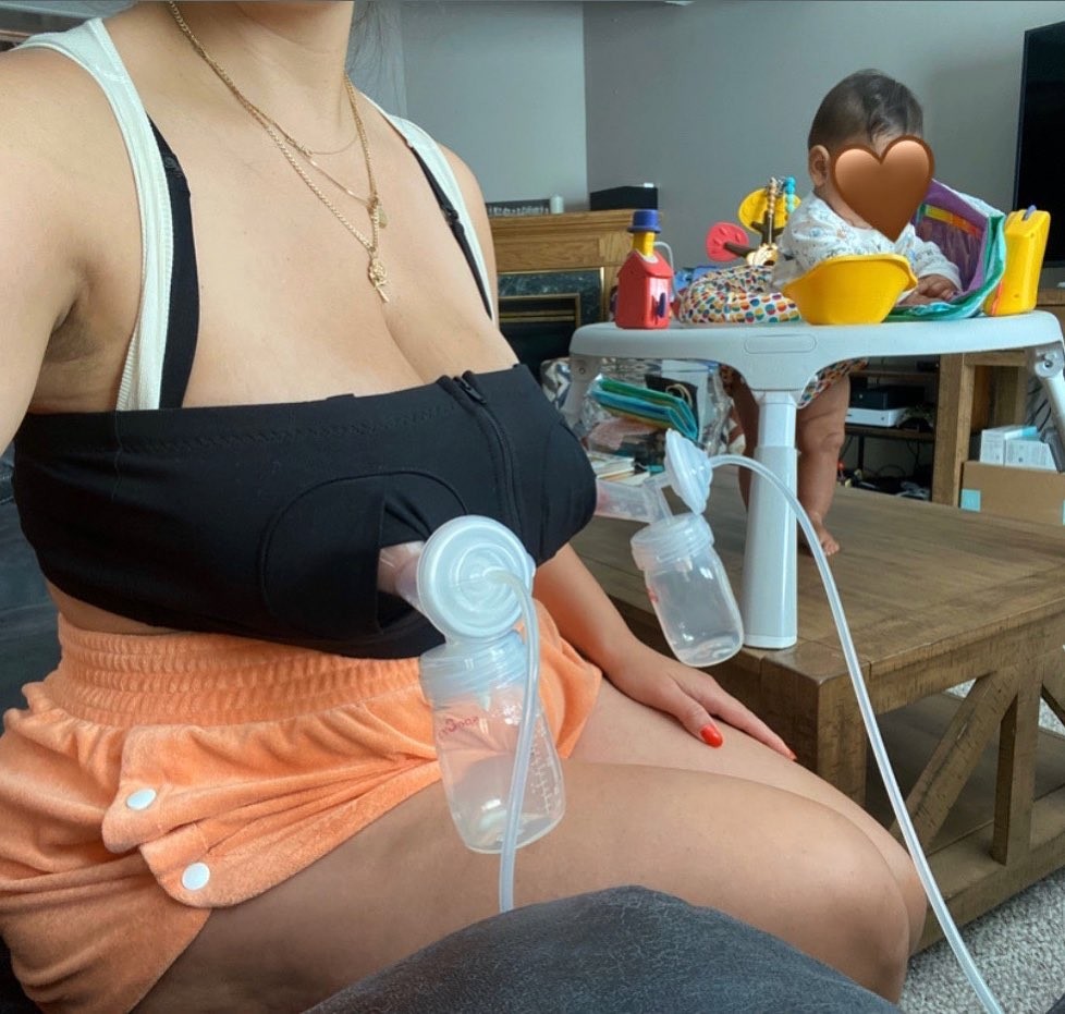 Modelo Ashley Graham toira leite enquanto trabalha (Foto: Reprodução/ Instagram)
