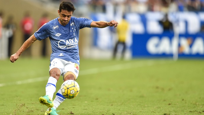 Robinho conta com vitória no Mineirão para encerrar ano difícil