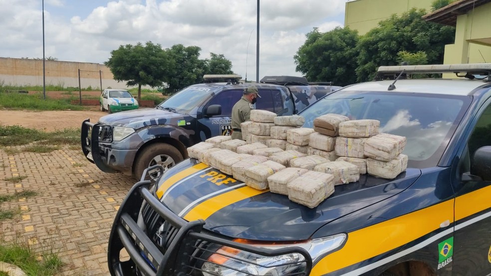 Mais de 30 kg de droga foram apreendidos em Picos, no Sul do Piauí — Foto: Divulgação/Polícia Militar