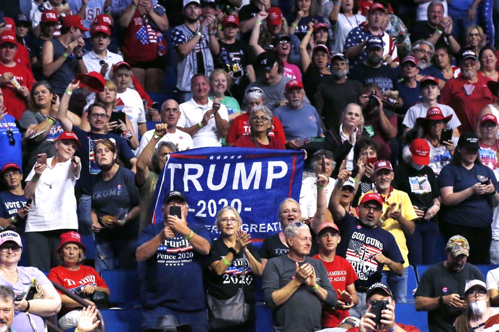 Multidão em local de comício de Donald Trump em Tulsa, Oklahoma, em 20 de junho — Foto: Sue Ogrock/AP