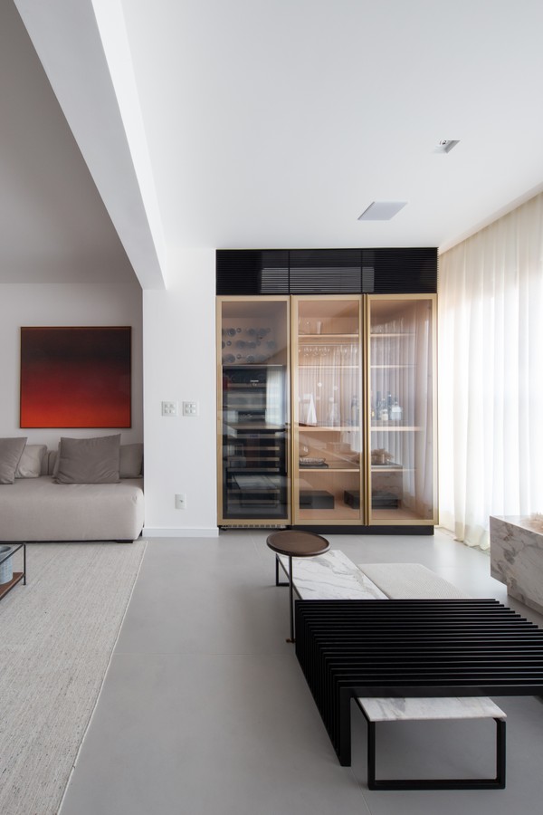 180 m² com décor sofisticado, adega e churrasqueira (Foto: Andre Mortatti)