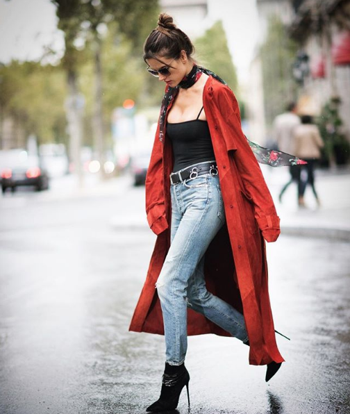 Alessandra Ambrosio de jeans e botas (Foto: Instagram Alessandra Ambrosio/ Reprodução)
