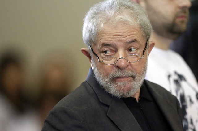 Sozinho, Lula completa um ano preso neste domingo