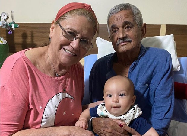 Joaquim com os bisavós: Helena e Francisco (Foto: Reprodução/Instagram)