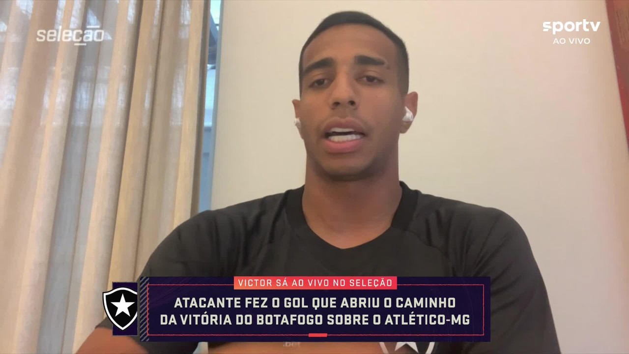 Victor Sá dá entrevista ao Seleção após abrir o placar da vitória do Botafogo sobre o Atlético-MG