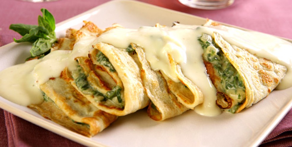 Panqueca De Massa Integral Com Recheio De Espinafre E Queijo