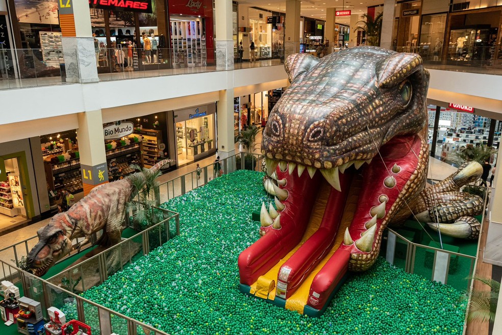 JK Shopping promove escorregador de Dinossauro — Foto: Foto: divulgação 