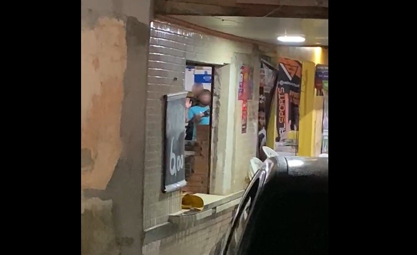 Homem é feito refém durante 2 horas por adolescente que roubou depósito de bebidas, no AP