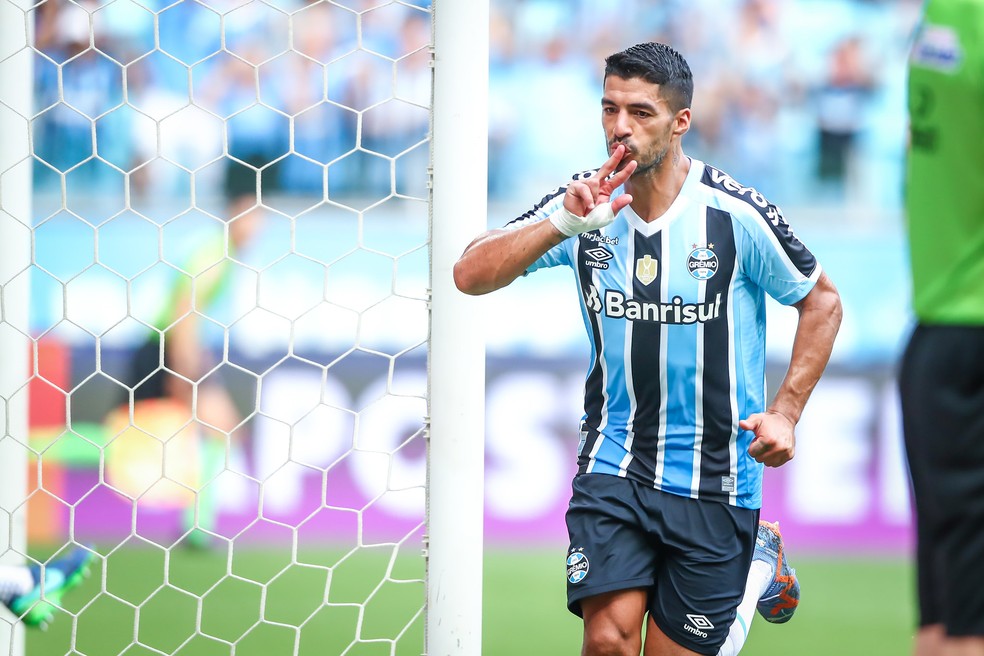Suárez comemora gol em vitória do Grêmio — Foto: Lucas Uebel/Grêmio