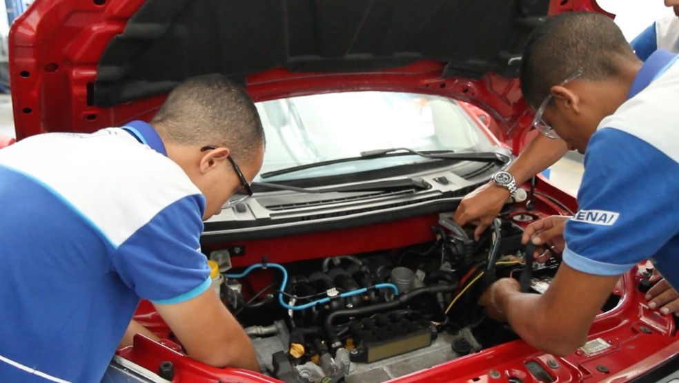Curso de mecânica de carros está entre os oferecidos pelo Senai  — Foto: Senai/Divulgação