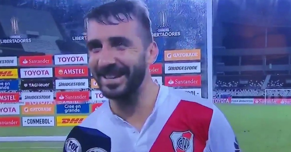 Em entrevista à Fox, Lucas Pratto, ex-jogador do Atlético-MG e do São Paulo, brincou com o jogo sendo realizado no estádio alvinegro (Foto: Reprodução)