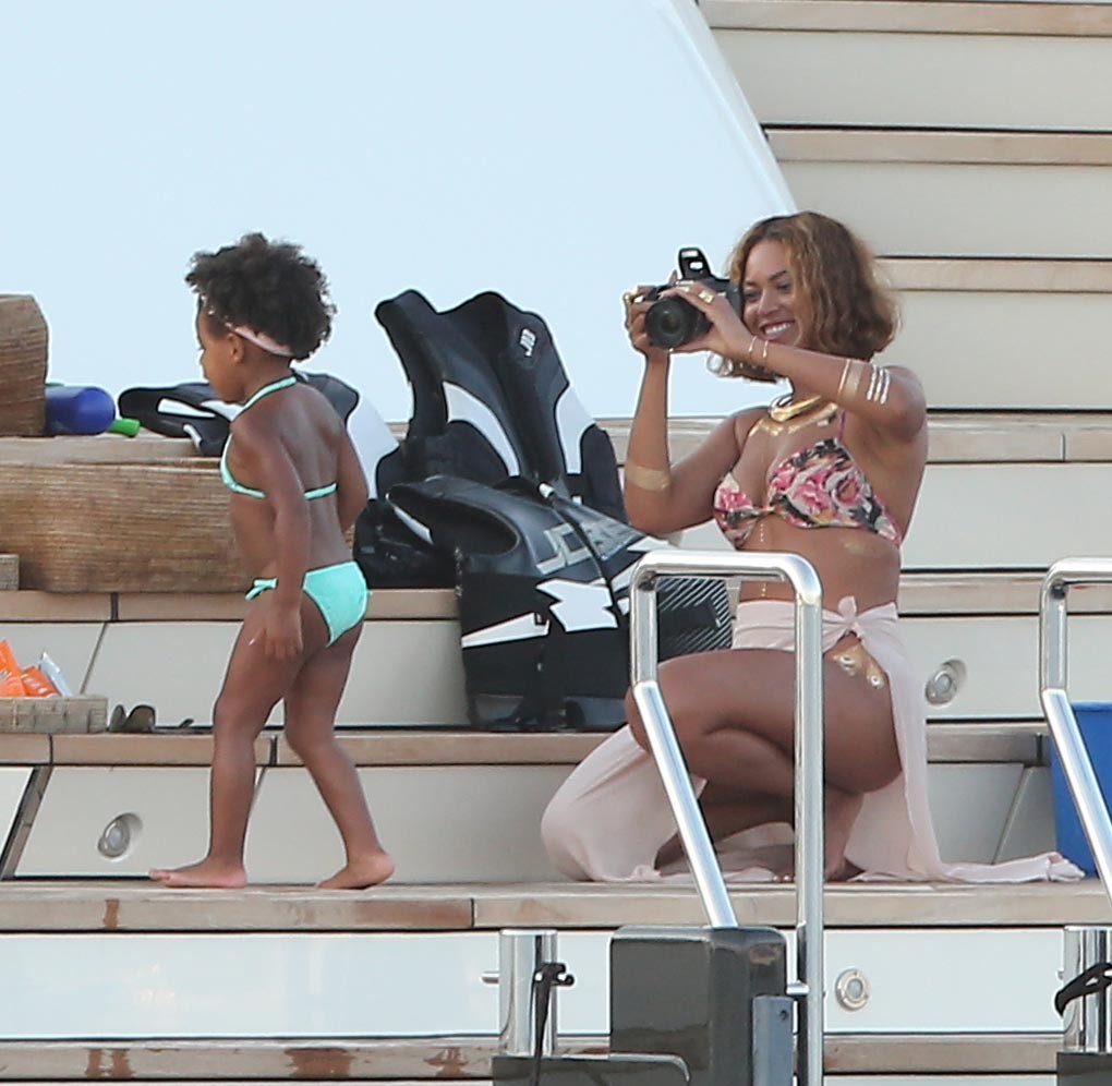 Beyoncé, Jay-Z e Blue Ivy (Foto: The Grosby Group)