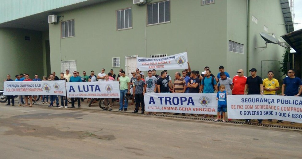 Militares pedem valorização e que governo volte atrás da decisão  (Foto: Anny Barbosa/G1)