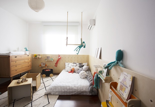 Décor do dia: parede bicolor e painel de madeira em quarto infantil (Foto: Leonardo Costa)