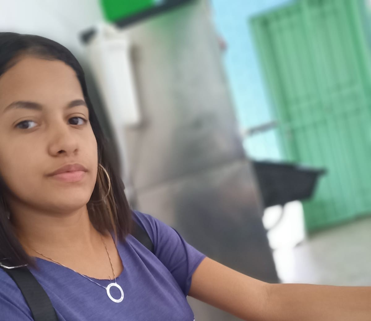 Corpo da adolescente morta a tiros em ataque na Boca do Rio é enterrado; criança foi baleada 