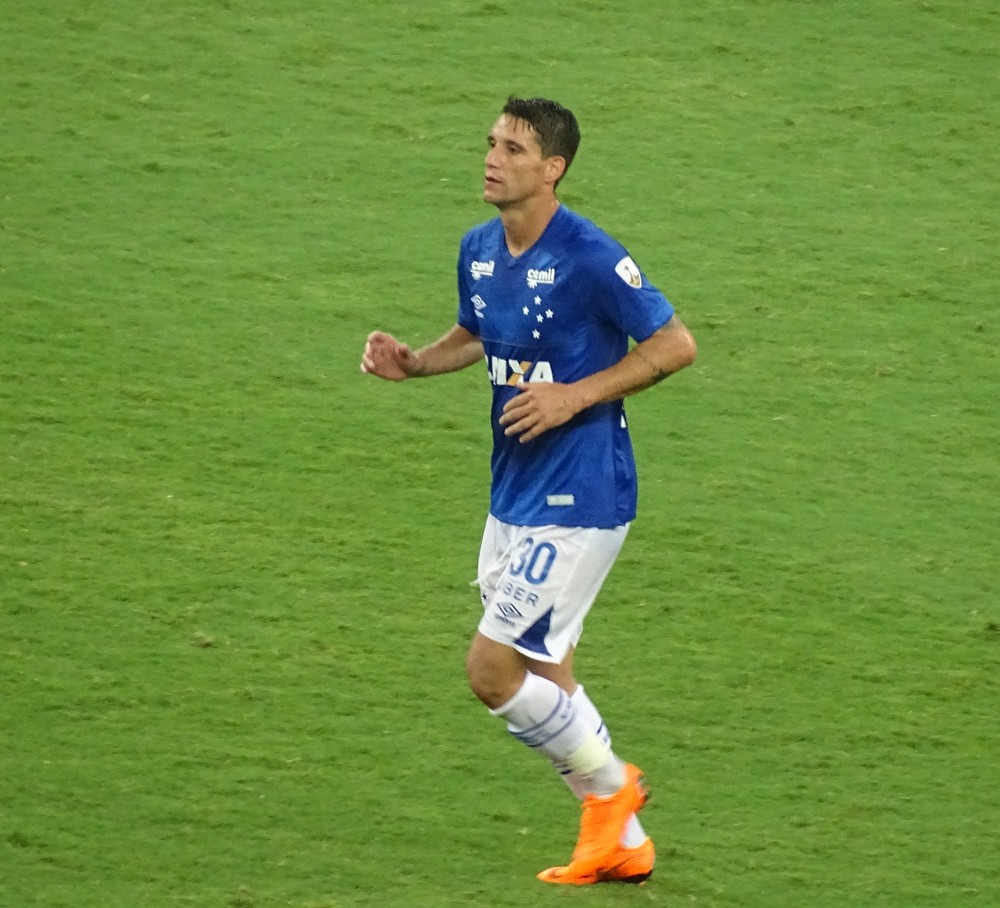 Thiago Neves avalia momento do Cruzeiro e diz:  Não pode desesperar. Senão, vai tomar um sacode