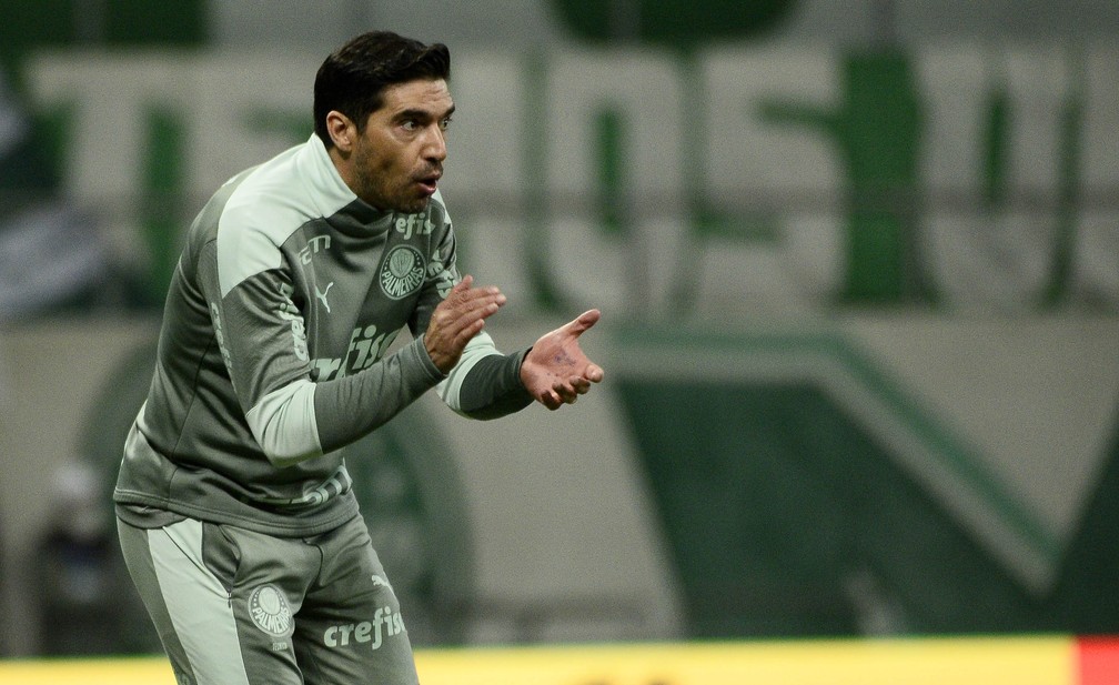 Abel cita importância de descanso para atuação do Palmeiras e diz: 