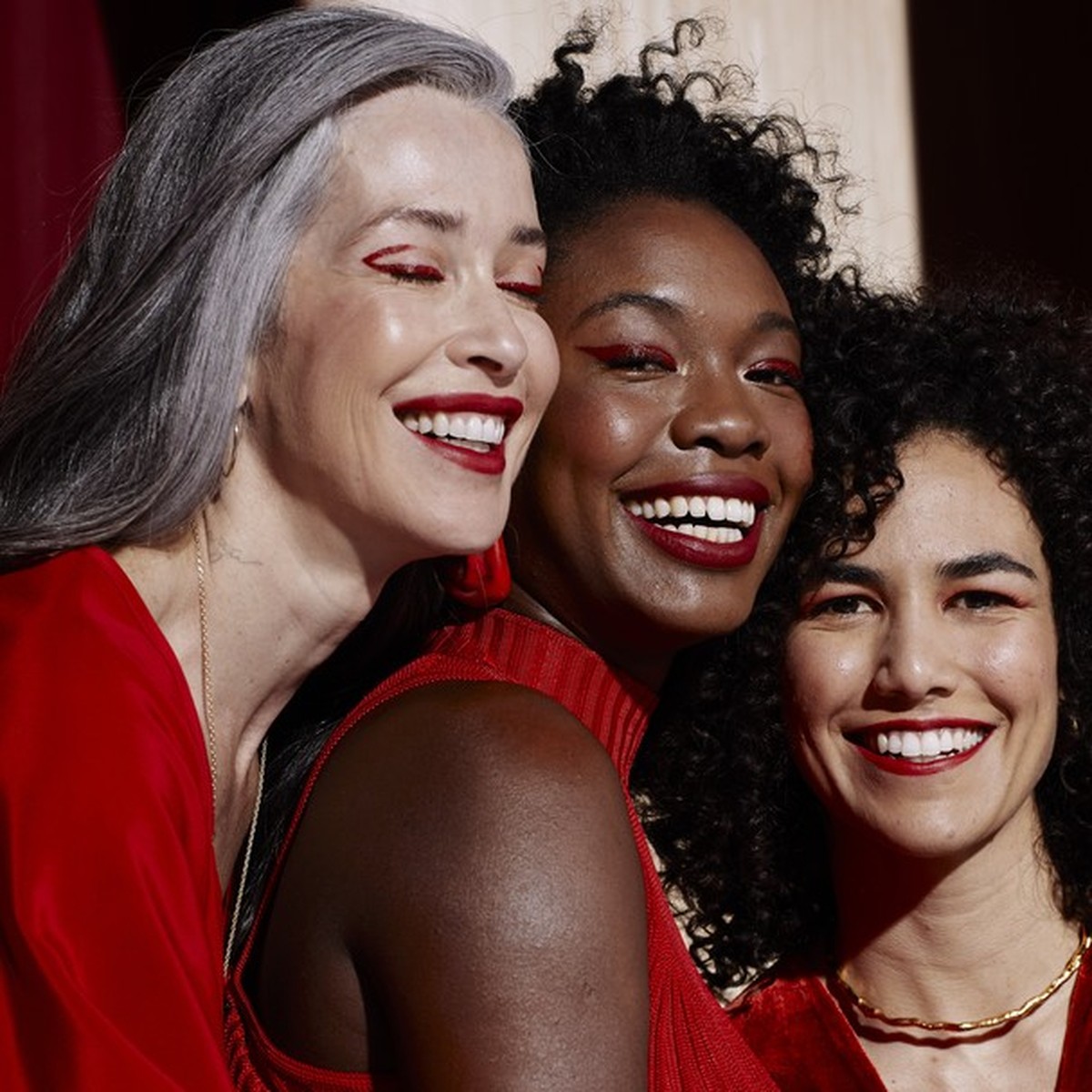 Vermelhinho nada básico: nova coleção de Natura Una celebra a força das  mulheres | Em parceria com | Glamour