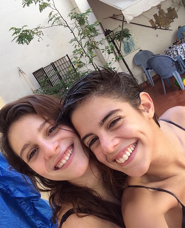 Lara Tremouroux e a namorada Bia Novaes (Foto: Foto: Reprodução Instagram)