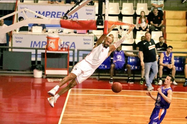 Com promessa de duelo no garrafão, Flamengo encara a Liga Sorocabana