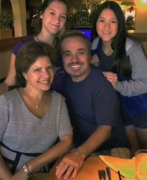 Gugu Liberato com as filhas, Sofia e Marina, e Rose (Foto: Reprodução/Instagram)