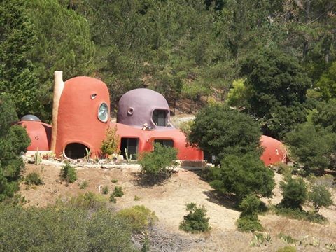 Casa projetada com a temática Flintstones é vendida na Califónia (Foto: reprodução )