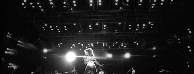 Tina Turner durante show histórico no estádio do Maracanã  — Foto: Luiz Ávila / Agência O Globo