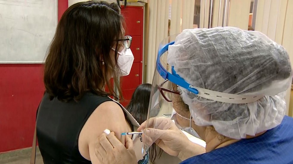 um alivio e esperanca diz gravida vacinada contra covid em manaus amazonas g1