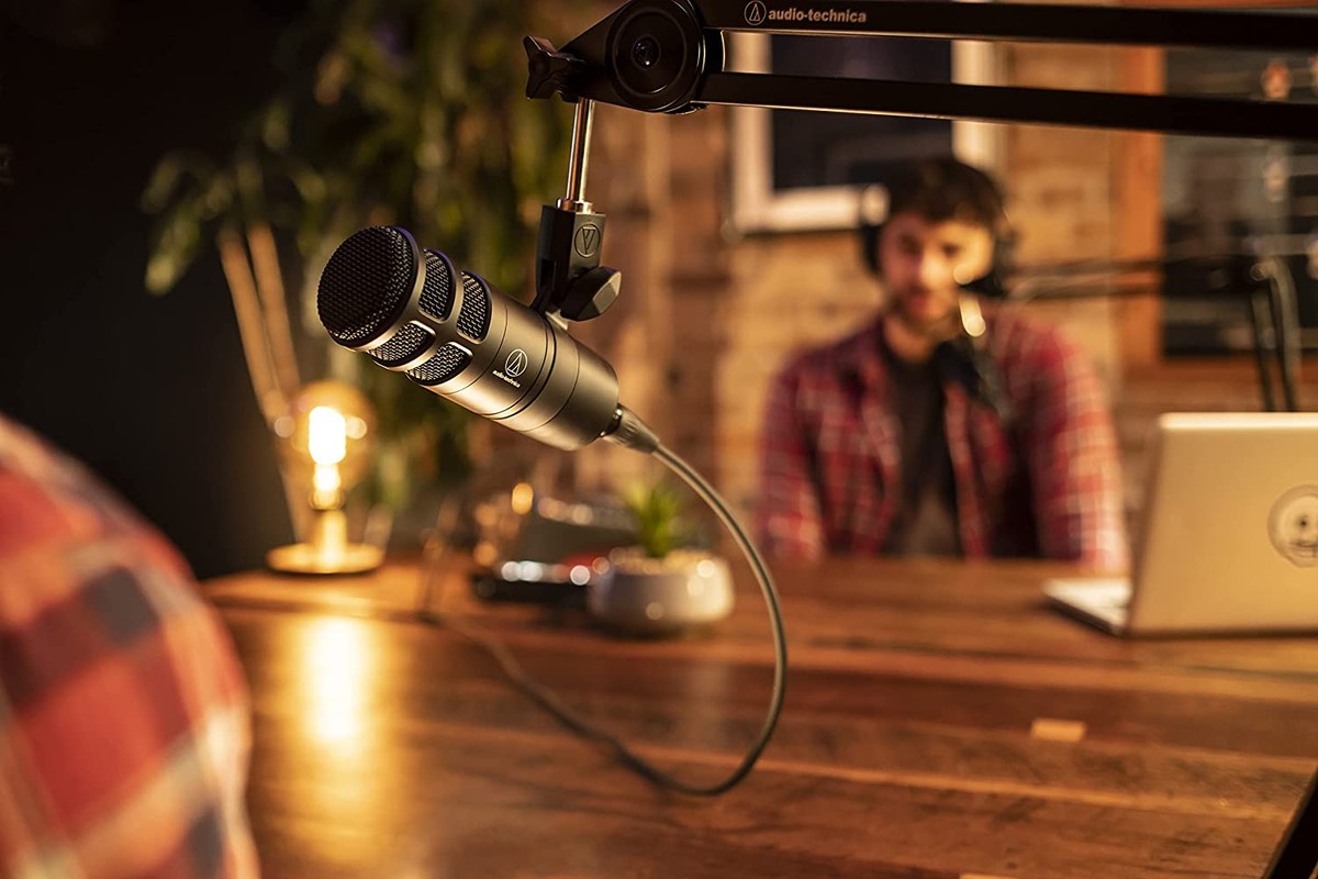 5 eletrônicos e acessórios essenciais para gravar um podcast