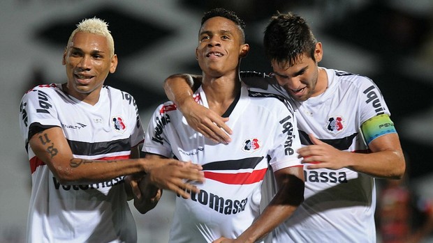 Dorival dispara contra arbitragem após empate do São Paulo em clássico:  'Foi lamentável o que aconteceu aqui hoje