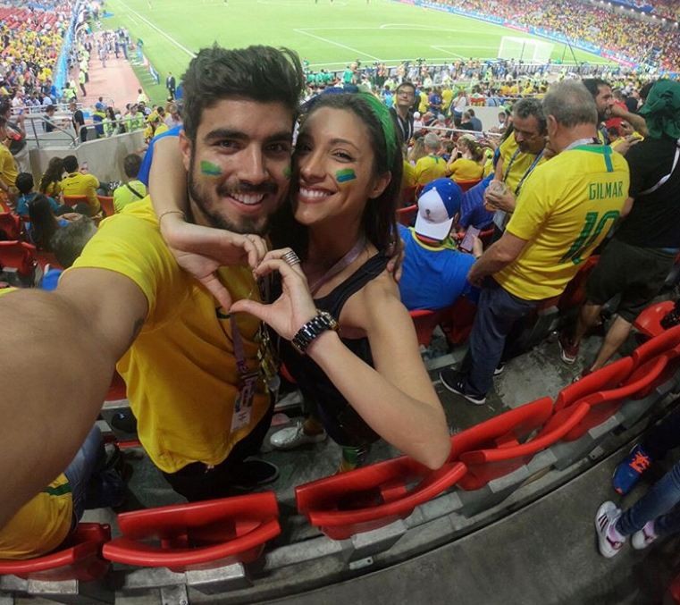 Caio Castro e a namorada na Rússia (Foto: Reprodução/Instagram)