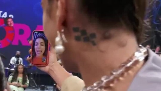 Anitta e Neymar aparecem de surpresa no programa com Linn e Gkay