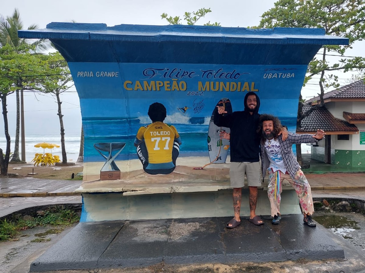 Artista de Ubatuba faz homenagem a Filipe Toledo com pintura em ponto