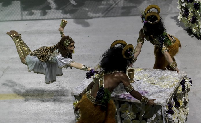 AO VIVO: Carnaval 2023: acompanhe os blocos no Rio e a repercussão do Estandarte de Ouro | oglobo / Rio / Carnaval | O Globo