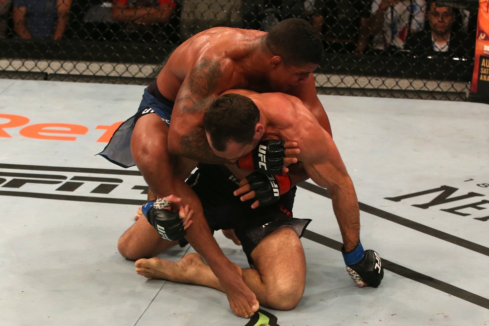 Gilbert Durinho teve boa atuaÃ§Ã£o na vitÃ³ria sobre Alexey Kunchenko â?? Foto: Getty Images